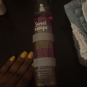 Bath and body works sweet escape fragrance mist